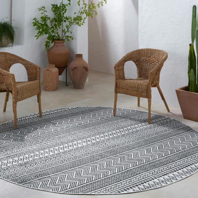 Rackhams Eagean-Geometric Black White In- & Outdoor Rug - 160cm_diameter - image 1