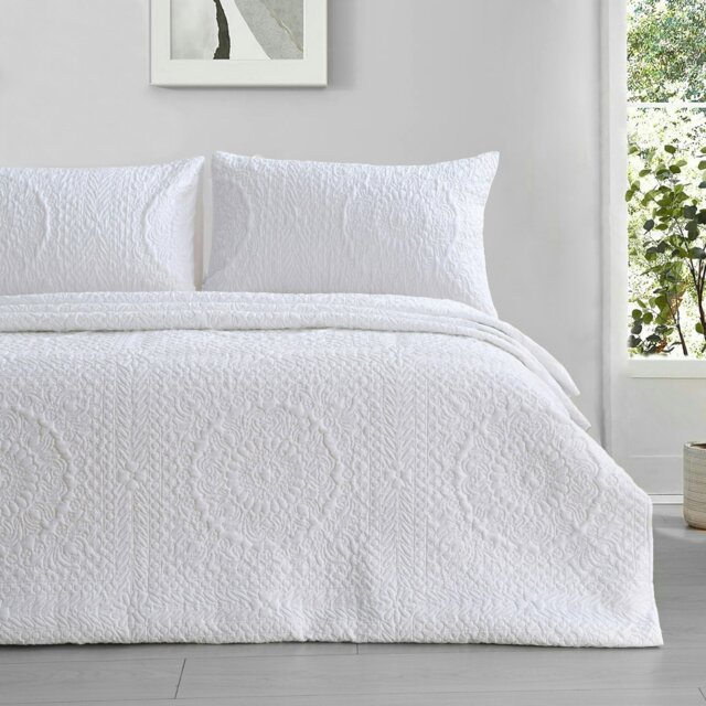Rackhams Winchester Pinsonic Quilted Luxury Bedspread Set - White - One Size - image 1