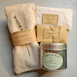 Rackhams Thoughtful gift set - Natural candle - Botanical wax melts - with Eye Pillow - thumbnail 1