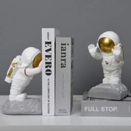 Rackhams Pushing Astronaut Decorative Bookends - thumbnail 2