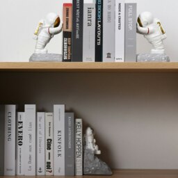 Rackhams Pushing Astronaut Decorative Bookends - thumbnail 3
