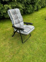 Rackhams Deluxe Garden Recliner Chair with Cushion - Foldable Outdoor Lounger - Sandbanks Grey - 99cm x 58cm x 58cm - thumbnail 1