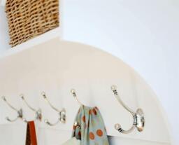 Rackhams Tetbury Hallway Set with Natural Wicker Baskets and Grey Cushion - 2 seater - thumbnail 6