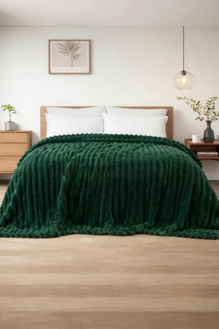 Rackhams Supersoft Ribbed Fleece Throw Blanket for Couch & Bed – Cozy Jacquard Home Blanket - 200 x 240cm - Dark Green - Polyester - image 1