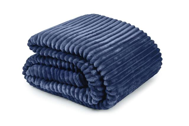 Rackhams Dakota Fleece Navy Throw 140x180cm - image 1