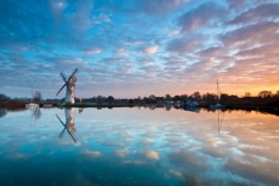 Rackhams Thurne Reflections - Framed Print 30 x 20 inch - thumbnail 4