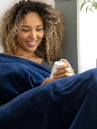 Rackhams Snuggle Up Heated Throw Electric Blanket - Navy Blue - 120cm x 160cm - thumbnail 5