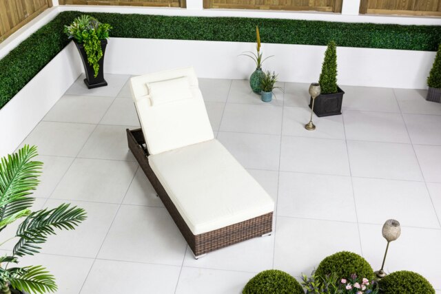 Rackhams Rattan Sun Lounger - 1 - Brown - image 1