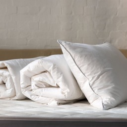 Rackhams Duck Feather and Down Duvet - 10.5tog (All Year) - Superking (260 x 220cm) - thumbnail 3
