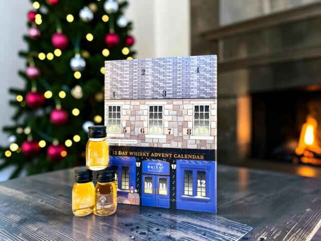 Rackhams 12 Day American Whiskey Advent Calendar.  12 Premium American Whiskies and Bourbons with Tasting Videos - image 1