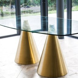 Rackhams Rectangular Glass Dining Table with Cone Base (Oscar Collection) - Clear Glass - Brass Brushed - thumbnail 5