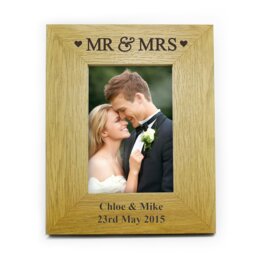Rackhams Personalised Oak Finish 6x4 Mr & Mrs Photo Frame - thumbnail 2