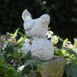 Rackhams Little Bird on Ball Stone Garden ornament - thumbnail 4