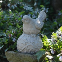Rackhams Little Bird on Ball Stone Garden ornament - thumbnail 3