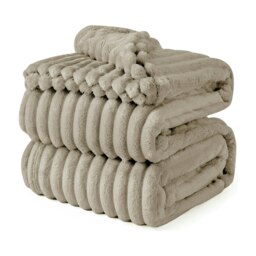 Rackhams Faux Fur Chunky Cord Blanket - Silver - thumbnail 4