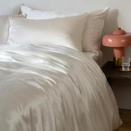 Rackhams Ivory Mulberry Silk 30cm Standard Fitted Sheets - Super King - thumbnail 5