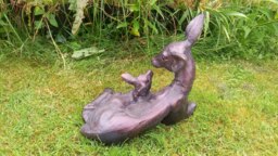 Rackhams Doe and Baby Fawn Laying Deer Garden Ornament Sculpture Hand Crafted Aluminium - Cast Aluminium - Bronze - Sculpture - thumbnail 5