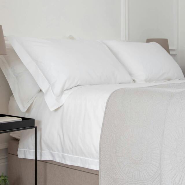 Rackhams White 200 Thread Count Egyptian 40cm Deep Fitted Sheets - King - image 1