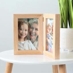 "Rackhams Solid Oak Hinged Picture Frame - For 6x4"" or 7x5"" Photos, Natural Finish - For 6""x4"" photos + Prints" - thumbnail 3