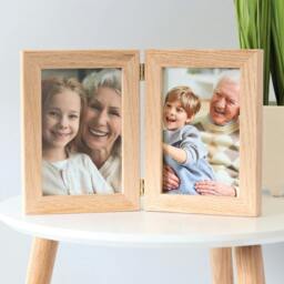 "Rackhams Solid Oak Hinged Picture Frame - For 6x4"" or 7x5"" Photos, Natural Finish - For 6""x4"" photos + Prints" - thumbnail 2