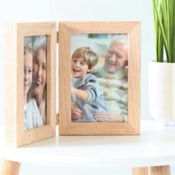 "Rackhams Solid Oak Hinged Picture Frame - For 6x4"" or 7x5"" Photos, Natural Finish - For 6""x4"" photos + Prints" - thumbnail 4