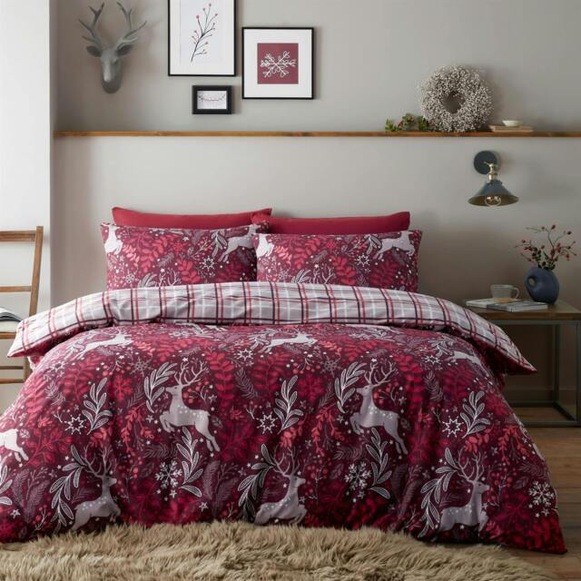Rackhams Winter Stags Duvet Cover Set - Red - Single - image 1