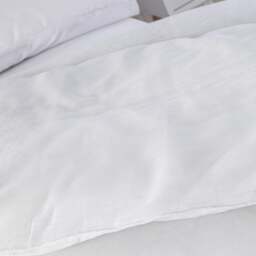 Rackhams Micra Plus – Polycotton Duvet And Pillows Hollowfibre Filled Set - Double - 13.5 - thumbnail 3