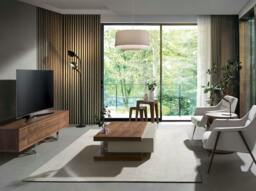 Rackhams Triangular Corner Table in Tempered Glass and Walnut 2106 - thumbnail 4