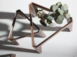 Rackhams Triangular Corner Table in Tempered Glass and Walnut 2106 - thumbnail 5