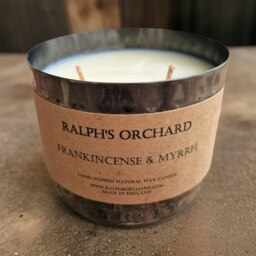 Rackhams Frankincense & Myrrh Scented Candle - Matte Black Tin - thumbnail 4