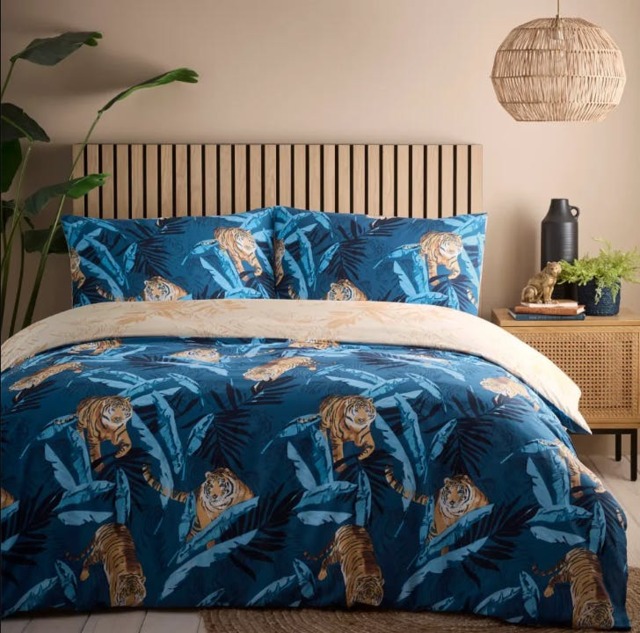 Rackhams Navy Tiger Polycotton Reversible Duvet Cover Set - Super King Bed