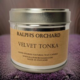 Rackhams Velvet Tonka Candle – Lavender, Tonka & Amber Scent - Silver Tin - Silver Tin - thumbnail 2
