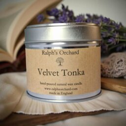 Rackhams Velvet Tonka Candle – Lavender, Tonka & Amber Scent - Silver Tin - Silver Tin