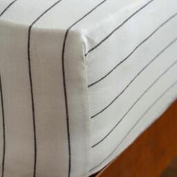 Rackhams White/Blackberry Pinstripe Linen Cotton Blend 30cm Standard Fitted Sheets - Super King - thumbnail 1