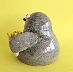 Rackhams Percy With The Chips – Handmade Pigeon Ornament - thumbnail 4