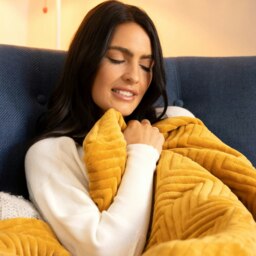 Rackhams Hurry Home Velvet Heated Throw Electric Blanket - Mustard Herringbone - 160cm x 120cm - thumbnail 3