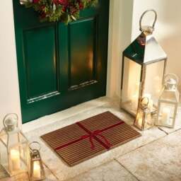 Rackhams Festive Gift Wrapped Coir Door Mat – 40x60 cm - 40X60 cm - thumbnail 3