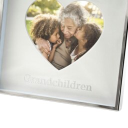 Rackhams Grandchildren Heart Frame for 4x4 Picture in Nickel Plated with Silver Foil - thumbnail 4