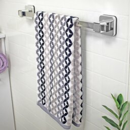 Rackhams Pushloc 540mm Stainless Steel Suction Wall Mounted Towel Rail - thumbnail 2