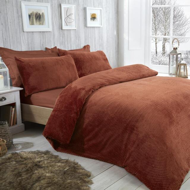 Rackhams Luxury Super Soft & Reversible Waffle Teddy Fleece Duvet Set- Rust - Super King (220cm x 260cm) - image 1