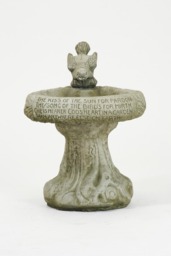 Rackhams Garden Birdbath 'Kiss of Sun' with Bird atop - thumbnail 3