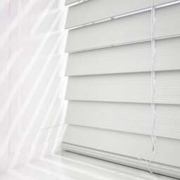 Rackhams Ultra White Faux Wood Fine Grain Venetian Blinds with Strings - 250cm - thumbnail 2