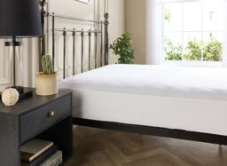Rackhams 4 Star Fitted Sheet - Cream - Double - thumbnail 3