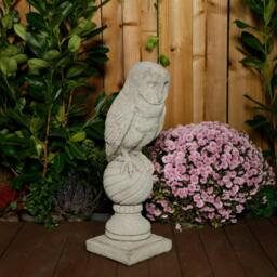 Rackhams Stone Cast Owl on Post Garden Bird Statues - thumbnail 4