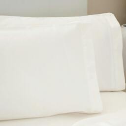 Rackhams 200 Thread Count Egyptian Cotton Housewife Pillowcases (Pair) - Ivory - One Size - Ivory - 100% Egyptian Cotton - thumbnail 1