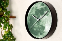Rackhams WC2091 - Glow in Dark Moon Wall Clock - 25 cm / 9.8 in - thumbnail 1