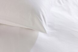 Rackhams 4 Star Classic Pillowcase - Pair - Cream - Standard - thumbnail 3