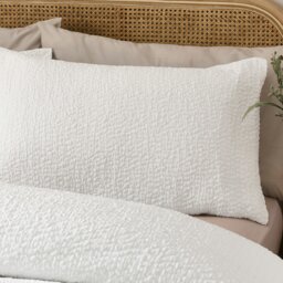 Rackhams Crinkle Seersucker Duvet Cover Set White - King - White - thumbnail 2