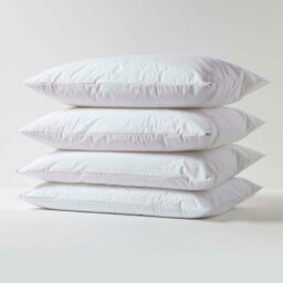 Rackhams Waterproof Pillow Protectors Pack of 4 - 48 x 74 cm - thumbnail 4