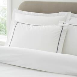 Rackhams Contrast Trim 200 Thread Count Cotton Duvet Cover Set White / Black - Single - White / Black - thumbnail 2